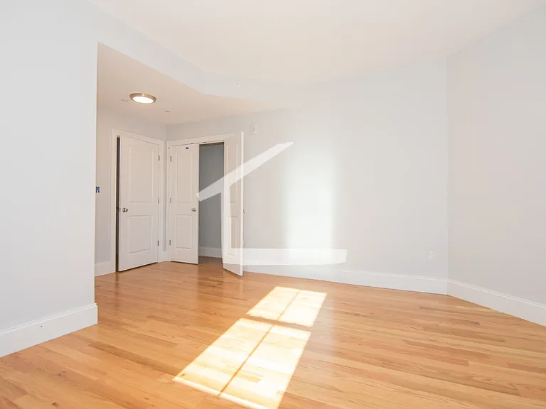 28 Murdock St #10 — Photo 9