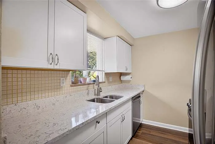941 Logan Rd — Photo 9