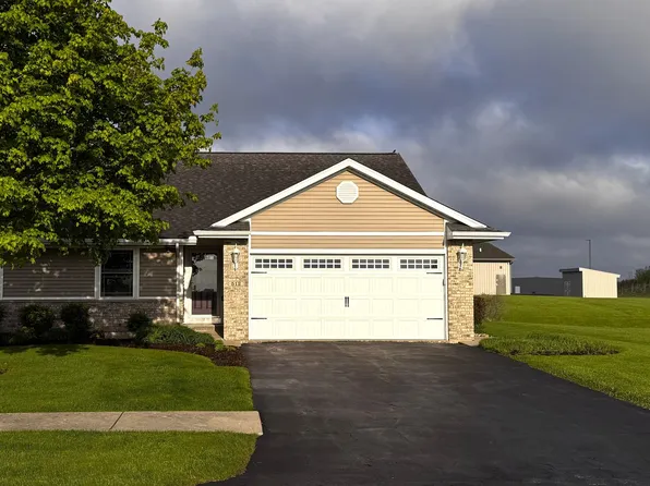 512 Thomas Ave #16B, Winnebago, IL 61088