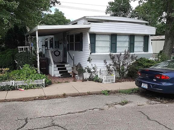 2nd image of 108 Sassafras Dr