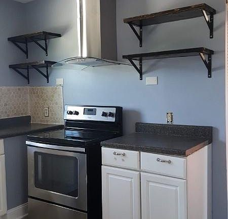 4th image of 6129 Traymore Ave