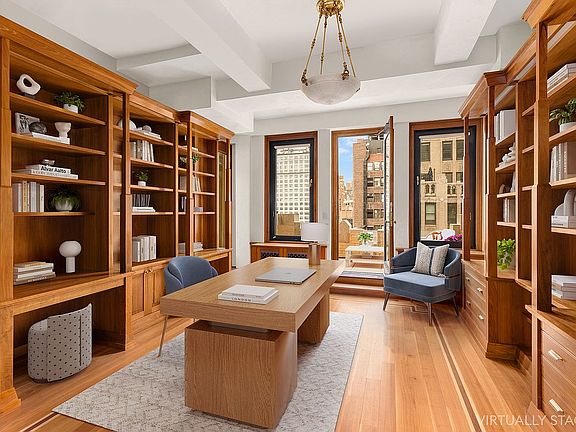 5th image of 252 W 30th St APT 12