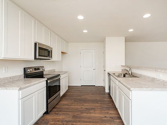 4th image of 708 Palisades Dr