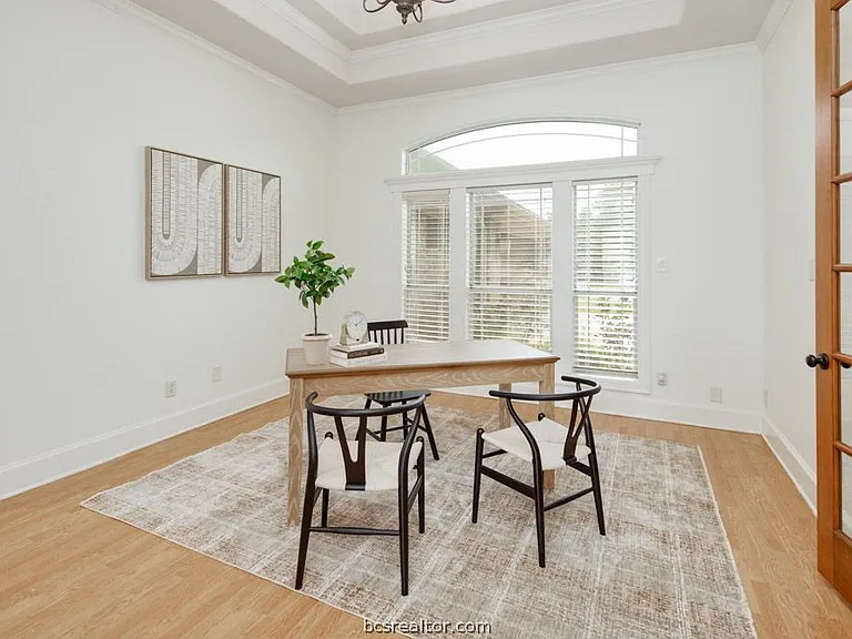 1203 Beacon Ct — Photo 9