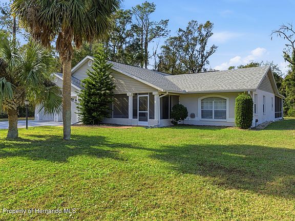 4th image of 7455 Redbud Ln