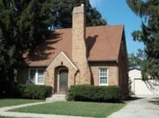 658 Oakland Ave, Elgin, IL 60120