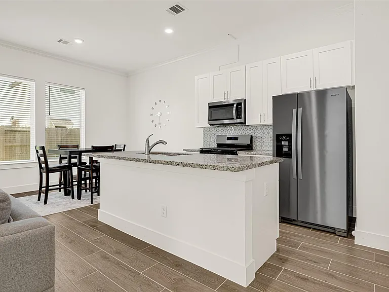 6405 Leopold Star Ln — Photo 10