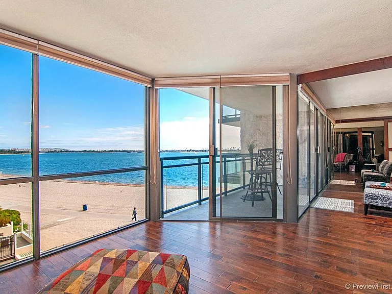 3916 Riviera Dr #403 — Photo 2