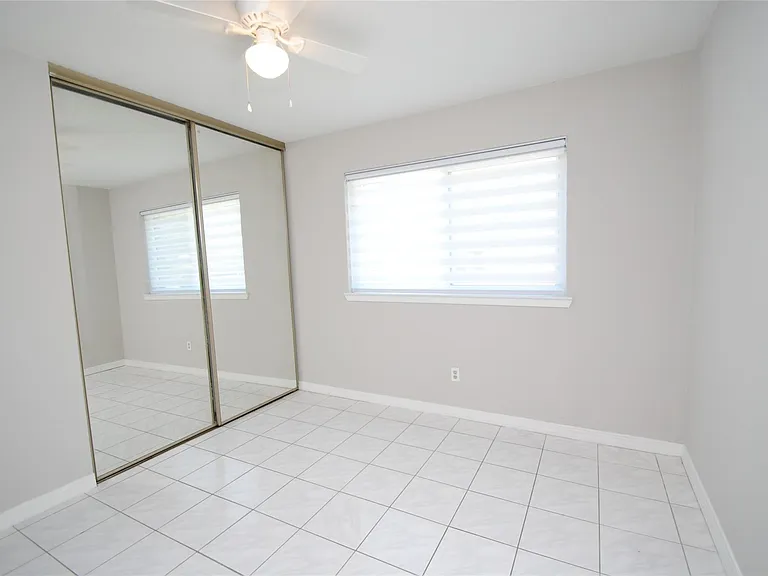 22831 John Rolfe Ln S — Photo 30