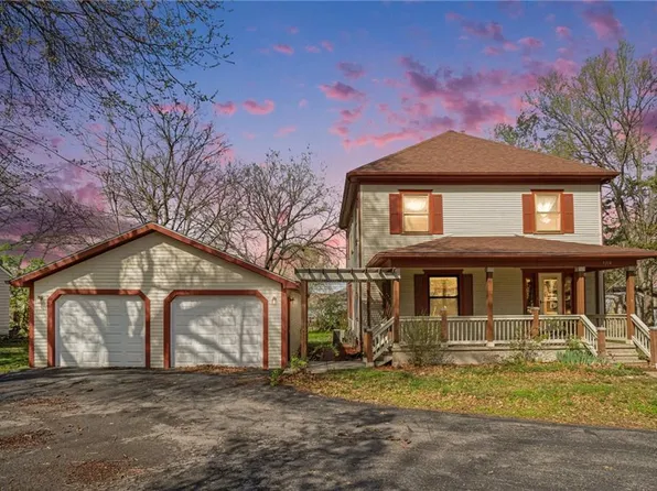 1214 S Willow St, Ottawa, KS 66067