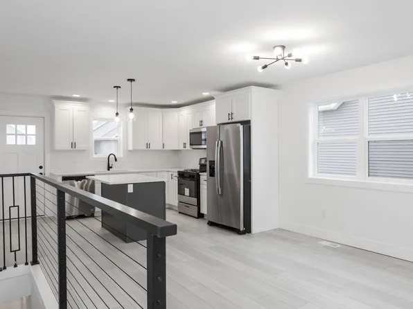 1527 Duncannon Dr, Normal, IL 61761