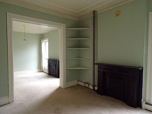 3rd image of 160 3rd St Floor 1