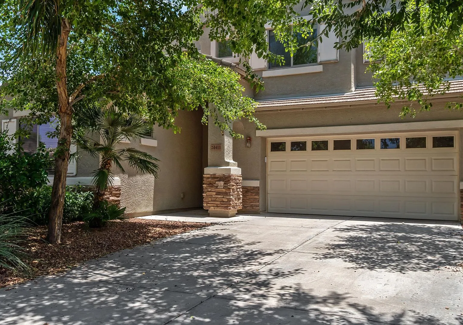 4-Bedroom, 3 Bath Single Family for Rent in Phoenix, AZ | Attached Garage & Private Pool! — Photo 3