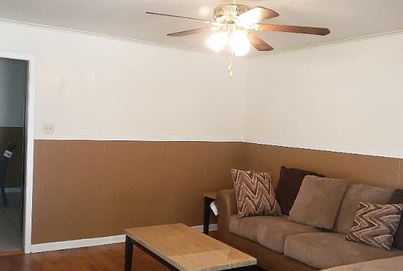 2nd image of 4702 Lynch Dr