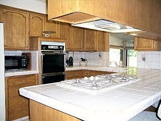3rd image of 3530 W Cutler Ave