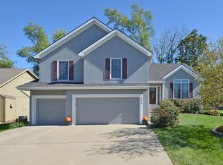 8805 N Chatham Ave, Kansas City, MO 64154