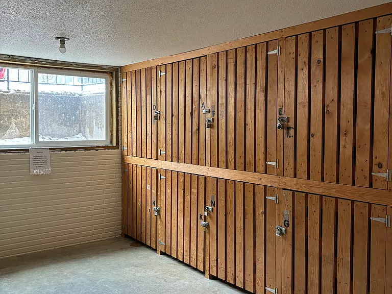 2727 S Sterling Ave #G — Photo 30