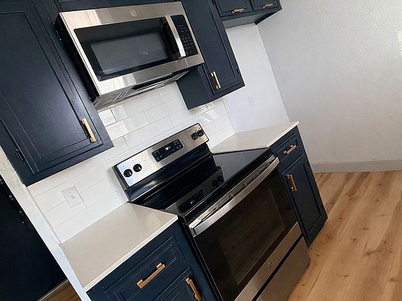 4th image of 421 NW 69th St