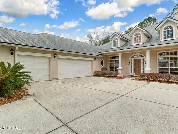 3rd image of 2310 W CLOVELLY Lane