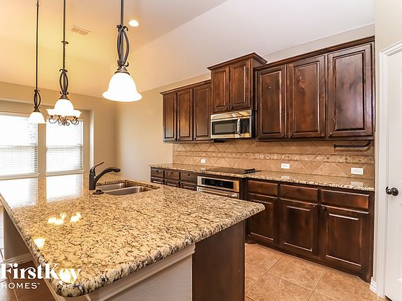 5th image of 1013 McMillain St