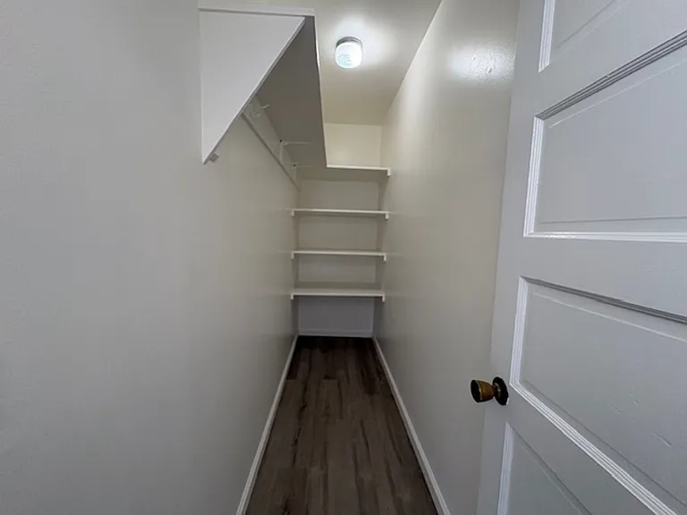 301 S G St — Photo 6