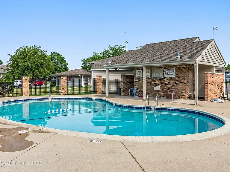 1373 Fremont Dr — Photo 11