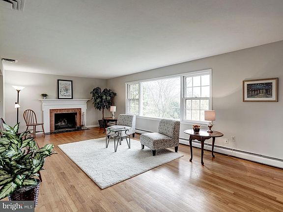3rd image of 5939 Kimble Ct