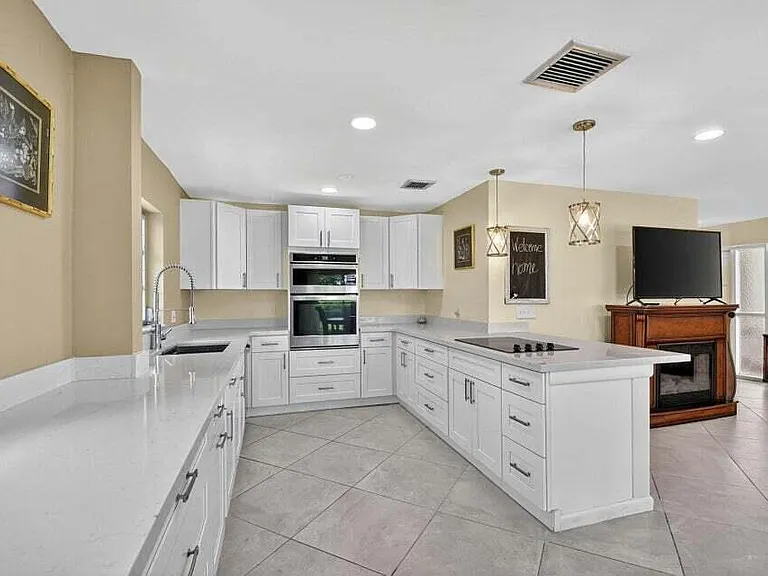 324 Orange Tree Dr #5 — Photo 12