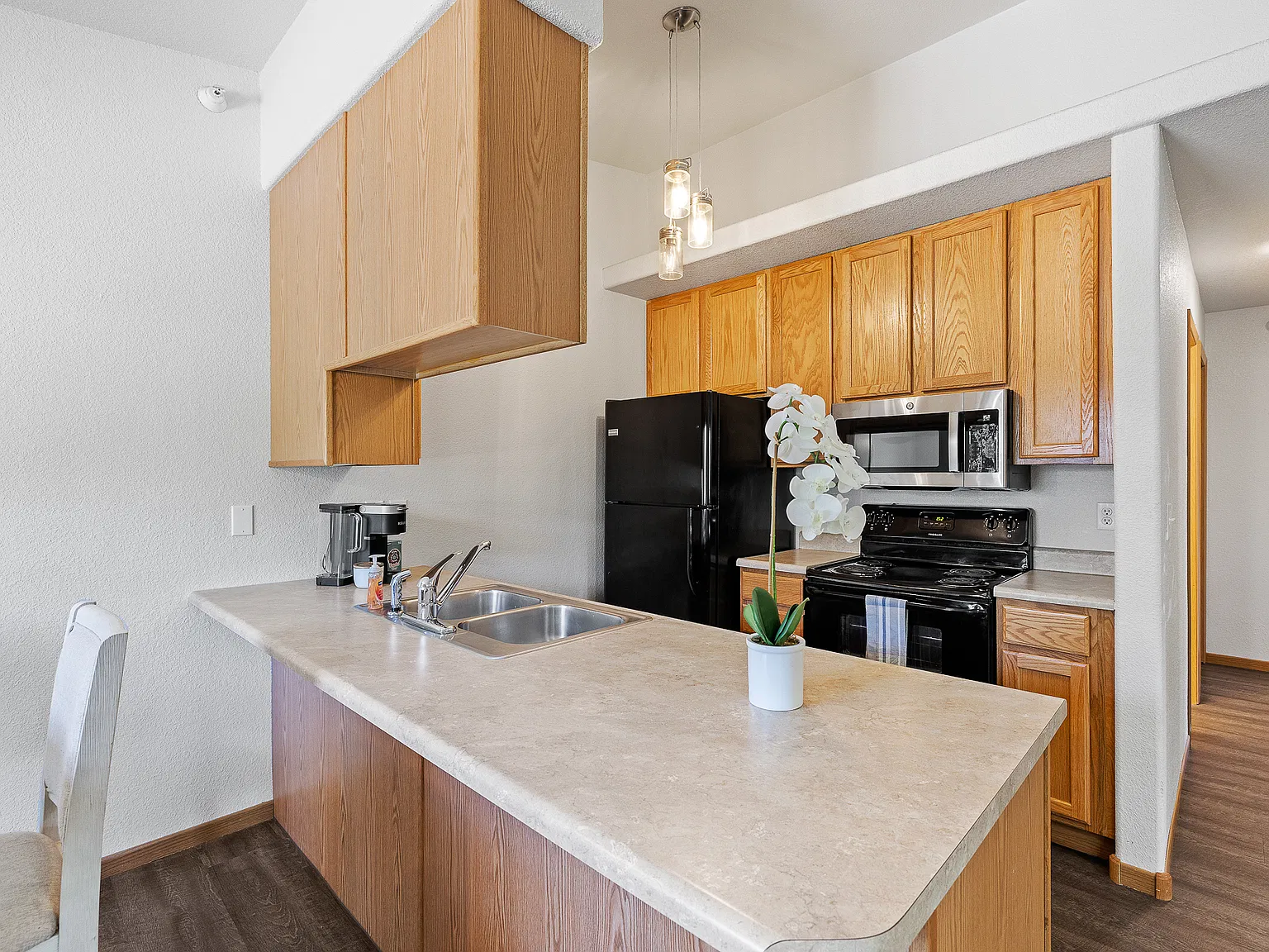 956 Stahl Ct — Photo 3