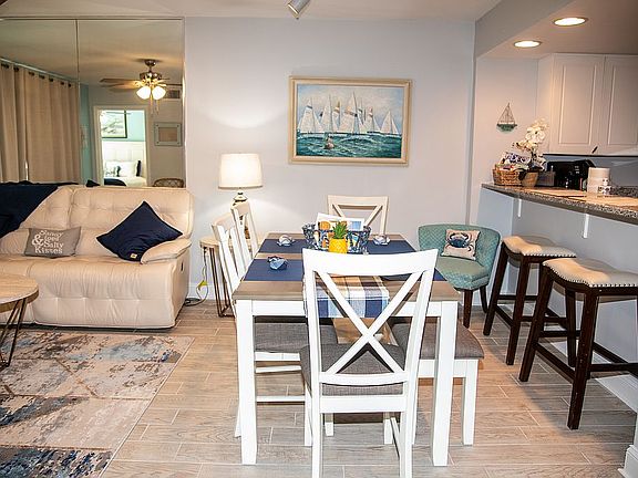 5th image of 895 Santa Rosa Blvd APT 212