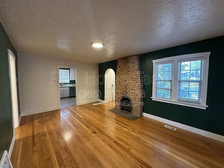 146 E 200 N — Photo 4