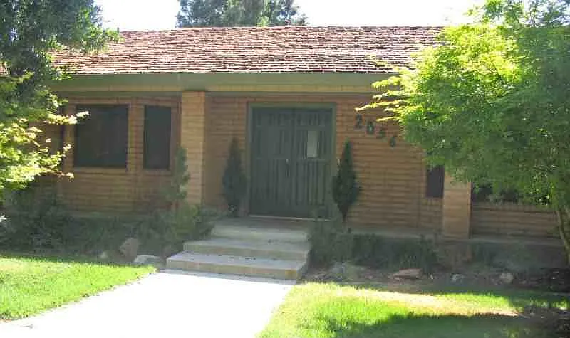 2056 Station Ave photo 1