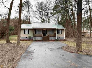 394 Hillcrest Dr, Commerce, GA 30529