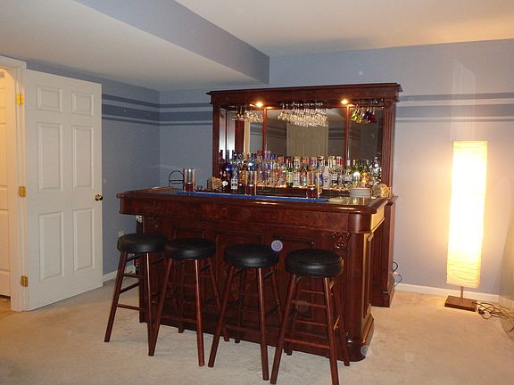 Family Room (bar included)