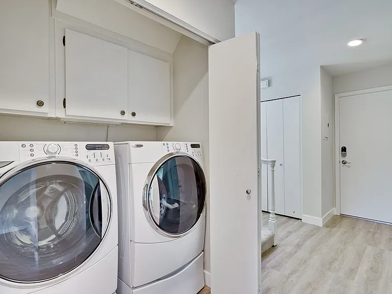 803 Runningwood Cir — Photo 31