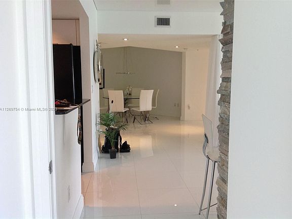 4th image of 16699 Collins Ave APT 2901
