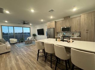 546 W Mahogany Ln, Clovis, CA 93611