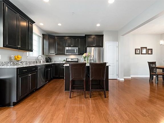4th image of 202 Eagle Dr