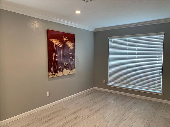 3rd image of 1833 Glenwild Dr