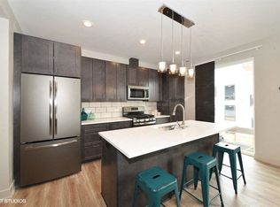 717 Rogers St #5001-3A, Downers Grove, IL 60515