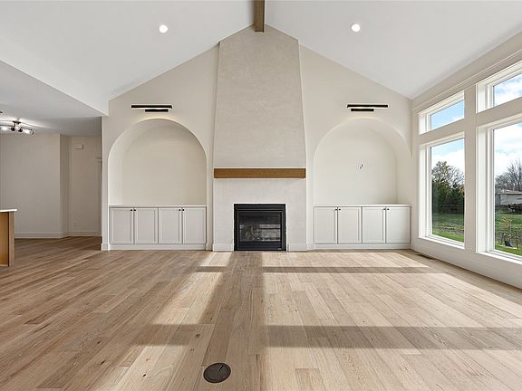 3rd image of 2574 Royal Oak Ridge Rd