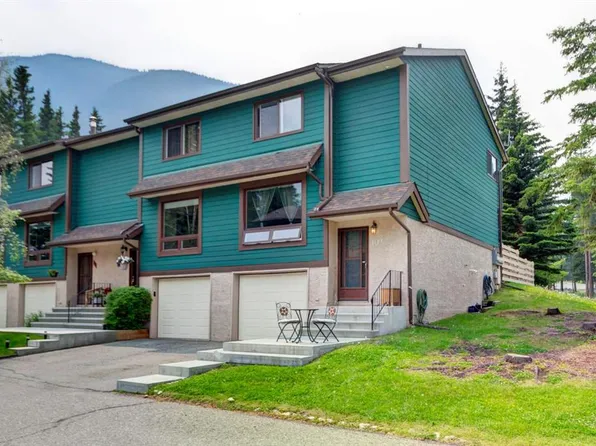 109 E Nahanni Dr, Banff, AB T1L 0A1