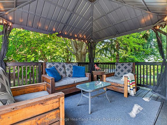 3rd image of 108 Hamilton Ln