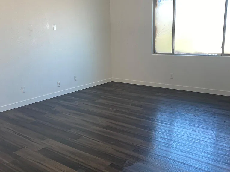 14574 W Mandalay Ln — Photo 9