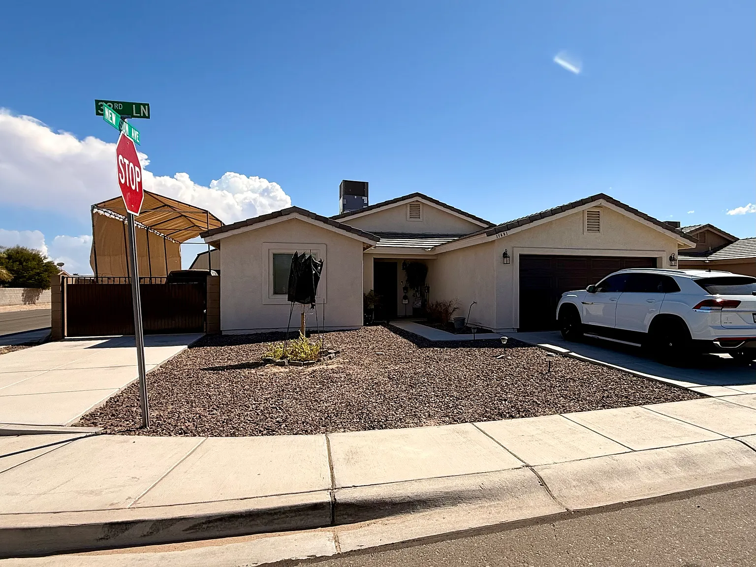 4 bed, 1759 sqft, $2,100 — Photo 2