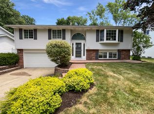 6342 Christman Dr, North Olmsted, OH 44070