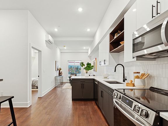 2nd image of 501 Washington Ln #404