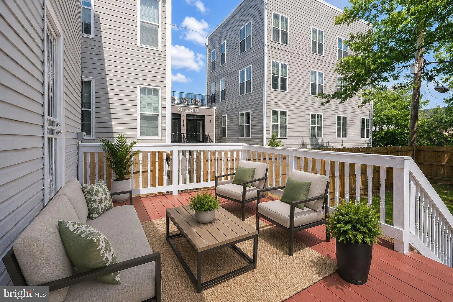 3 bed, 2.5 bath, 1360 sqft, $3,500 — Photo 3