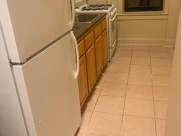 2nd image of 3290 Hull Ave