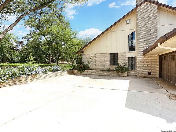 4th image of 203 Honeysuckle Ln